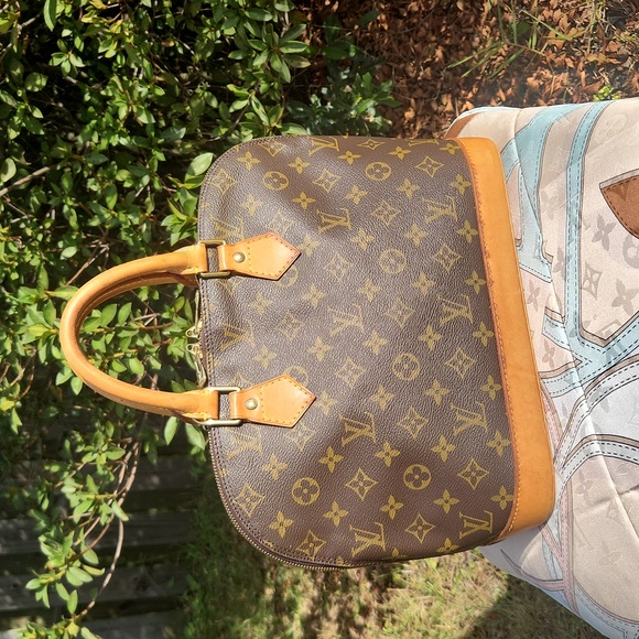 `ღ´- ♥ -`ღ´ Authentic Louis Vuitton Monogram Alma `ღ´- ♥ -`ღ´ GREAT CONDITION - Picture 3 of 17